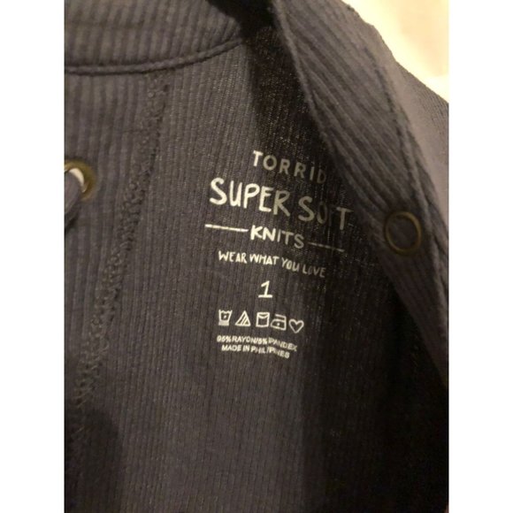 Torrid size 1 grey long sleeve - Picture 2 of 3